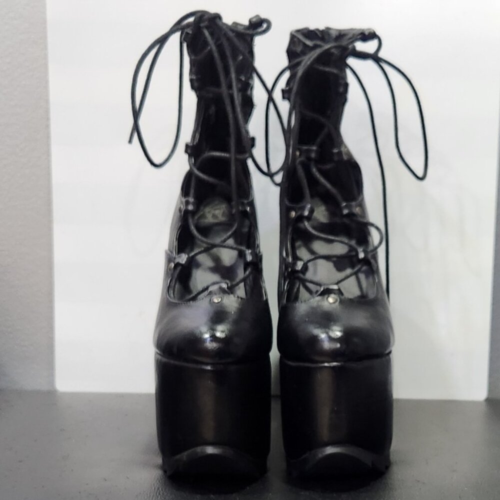 ๐ฆ๐ฅ๐HOT ITEM! ๐๐ฆ๐ฅ Y.R.U. Lucid Black Lace Up Chunky Platform Beauties! - Picture 13 of 15